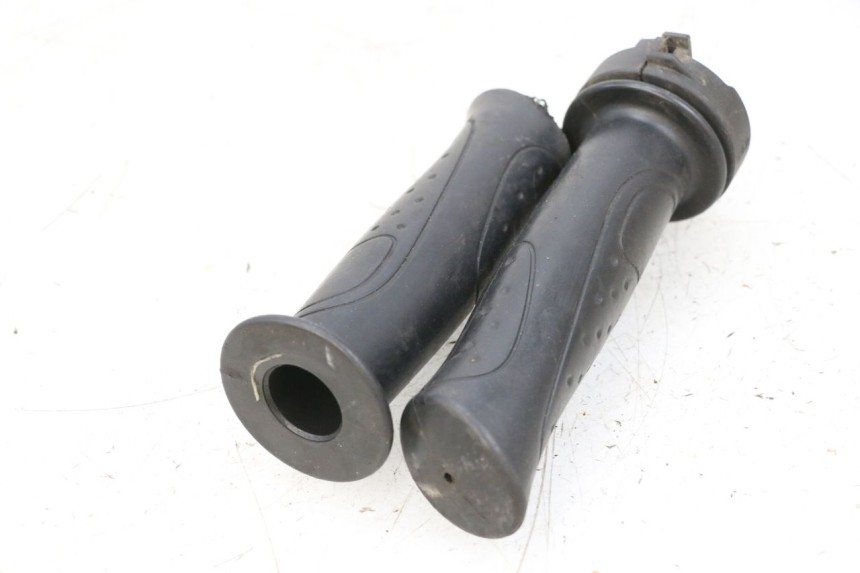 photo de ACELERADOR SYM ORBIT 2 50 (2008 - 2014) - Detalles de los puntos de fijación