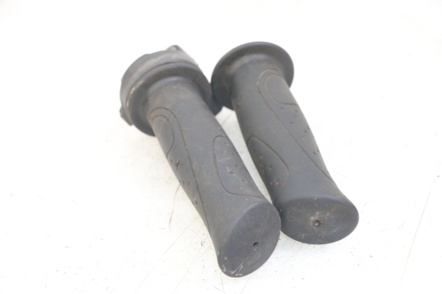 photo de PUñO DEL ACELERADOR SYM ORBIT III 3 4T 50 (2018 - 2021) - Zoom estado de uso