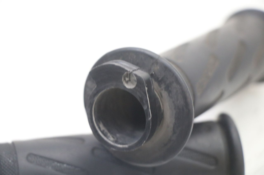 photo de ACELERADOR PEUGEOT KISBEE 4T 50 (2018 - 2022) - Primer plano técnico