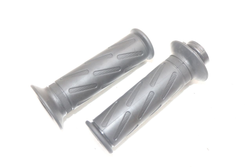 photo de ACELERADOR PEUGEOT STREETZONE 4T 50 (2018 - 2023) - Otra perspectiva