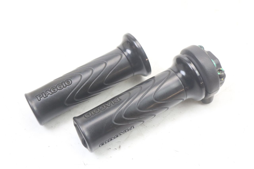 photo de ACELERADOR PIAGGIO LIBERTY IGET 4T 50 (2021 - 2025) - Zoom estado de uso