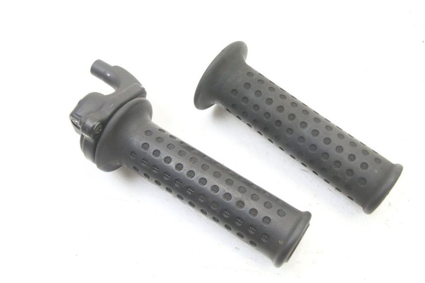 photo de PUñO DEL ACELERADOR PIAGGIO VESPA GRANTURISMO 125 (2003 - 2007) - Vista principal