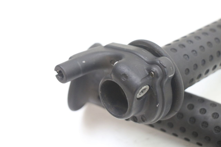 photo de PUñO DEL ACELERADOR PIAGGIO VESPA GRANTURISMO 125 (2003 - 2007) - Zoom estado de uso