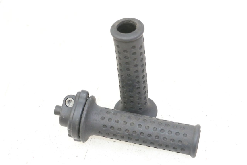 photo de ACELERADOR PIAGGIO VESPA GRANTURISMO 200 (2004 - 2005) - Zoom estado de uso