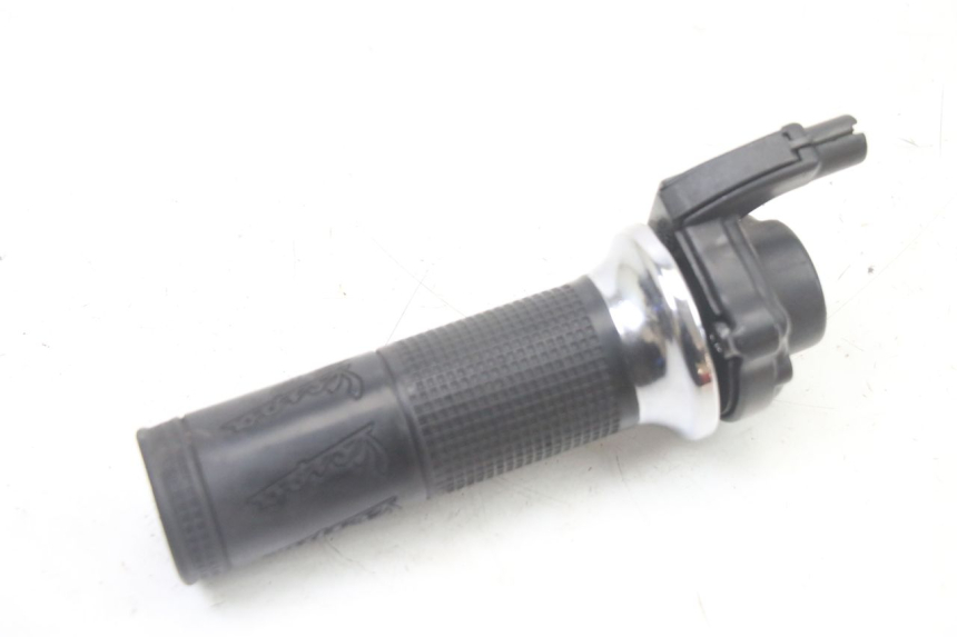 photo de PUñO DEL ACELERADOR PIAGGIO VESPA LX 2T 50 (2005 - 2013) - Zoom estado de uso