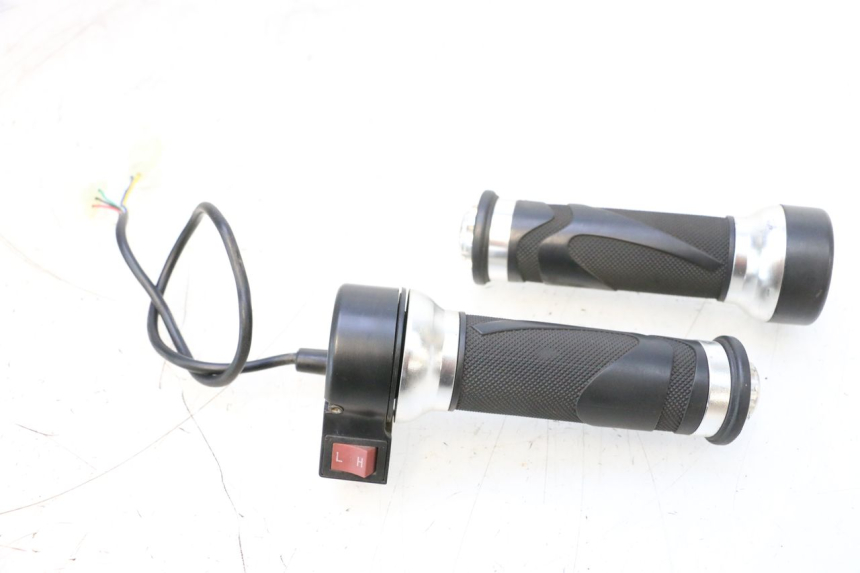 photo de ACELERADOR EFUN PUSA 1 - Vista principal