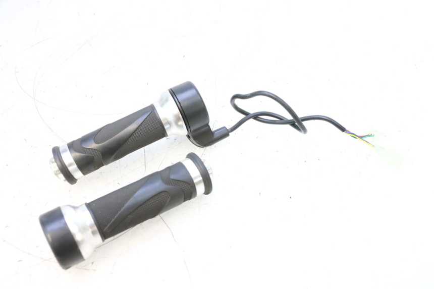 photo de ACELERADOR EFUN PUSA 1 - Otra perspectiva
