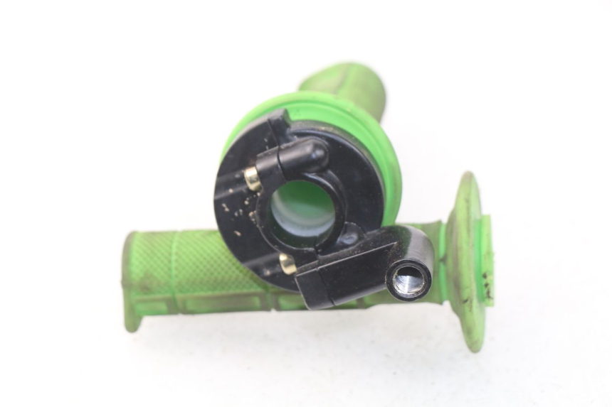 photo de PUñO DEL ACELERADOR APOLLO RFZ 150 - Zoom estado de uso