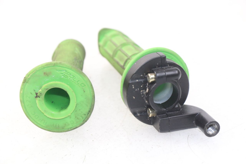 photo de PUñO DEL ACELERADOR APOLLO RFZ 150 - Otra perspectiva