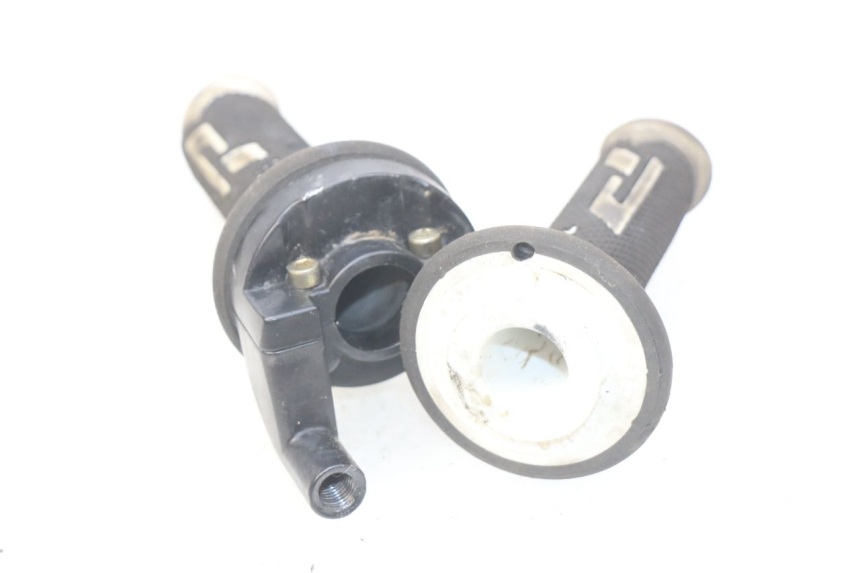 photo de PUñO DEL ACELERADOR APOLLO RFZ 125 - Zoom estado de uso