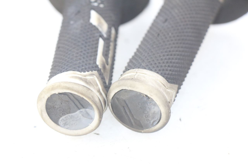 photo de PUñO DEL ACELERADOR APOLLO RFZ 125 - Otra perspectiva