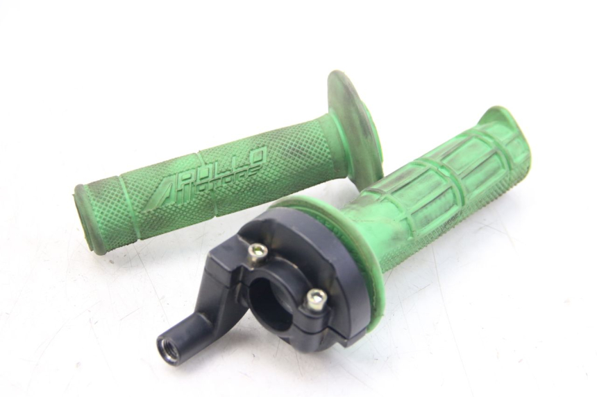 photo de PUñO DEL ACELERADOR APOLLO RFZ 150 - Vista principal