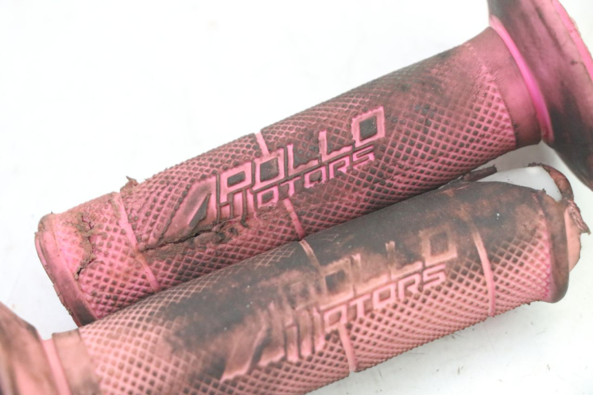 photo de PUñO DEL ACELERADOR APOLLO RFZ 150 - Zoom estado de uso