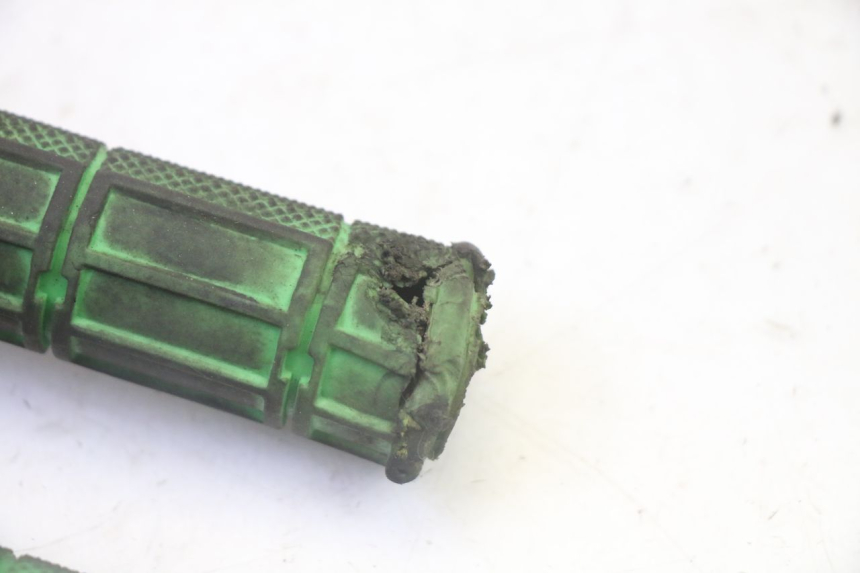 photo de PUñO DEL ACELERADOR APOLLO RFZ 125 - Detalles de los puntos de fijación