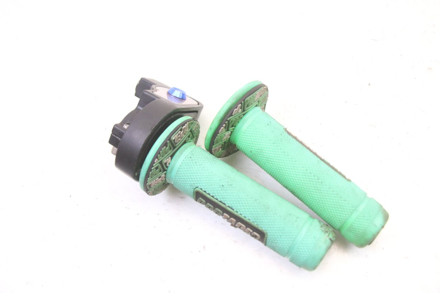 photo de MANGO DEL ACELERADOR APOLLO RXF 125 - Zoom estado de uso