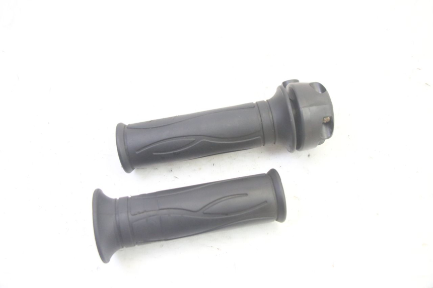 photo de ACELERADOR JM MOTORS SANTANA EVO 50 (2024 - 2026) - Otra perspectiva