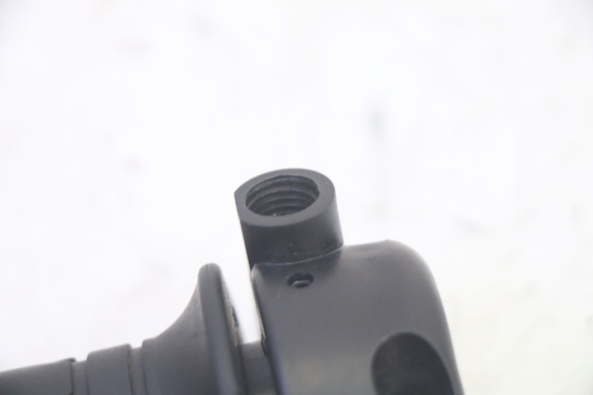 photo de ACELERADOR JM MOTORS SANTANA EVO 50 (2024 - 2026) - Primer plano técnico