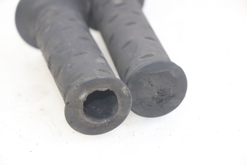 photo de PUñO DEL ACELERADOR APRILIA SCARABEO LIGHT 125 (2007 - 2011) - Zoom estado de uso