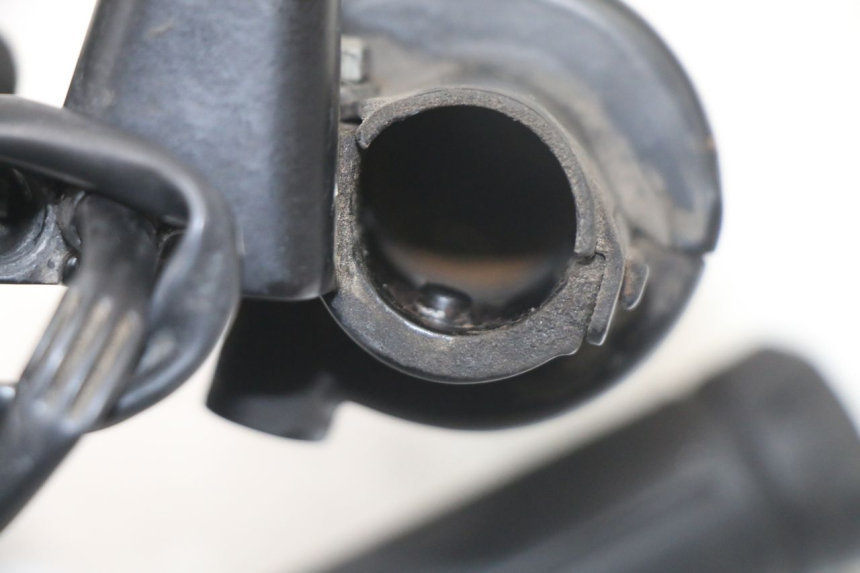 photo de PUñO DEL ACELERADOR HONDA SCV LEAD 100 (2003 - 2007) - Marcados y referencias originales