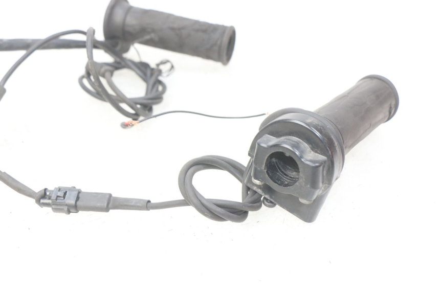 photo de PUñO DEL ACELERADOR SUZUKI SIXTEEN 125 (2008 - 2010) - Vista general del producto