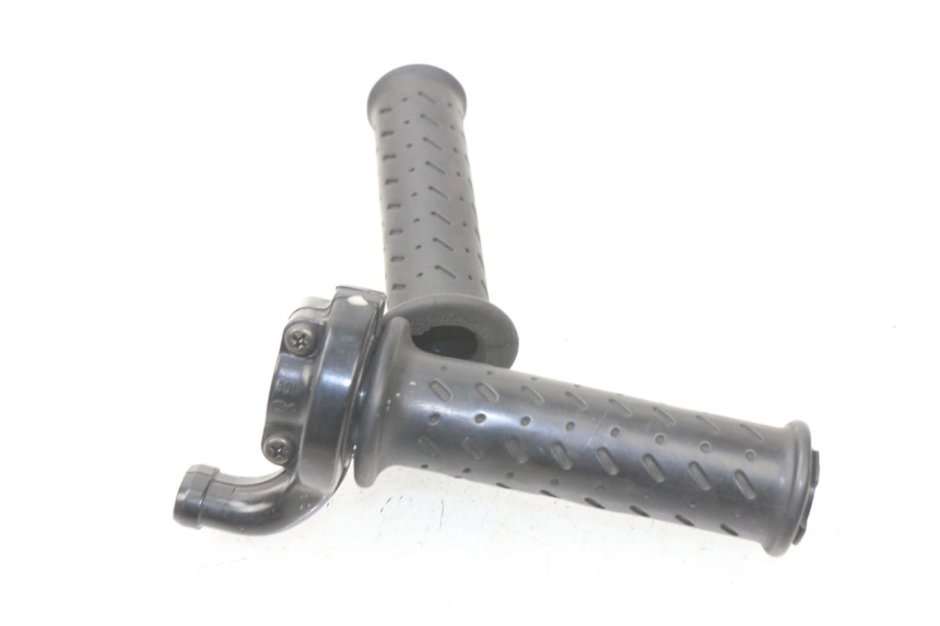 photo de ACELERADOR TRIUMPH SPEED TRIPLE 1050 (2005 - 2007) - Detalle de la pieza