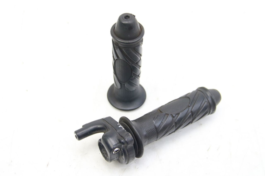 photo de PUñO DEL ACELERADOR APRILIA SR 2T 50 (2012 - 2017) - Vista principal