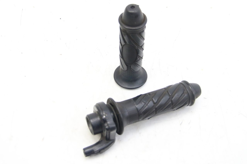 photo de PUñO DEL ACELERADOR APRILIA SR 2T 50 (2012 - 2017) - Detalle de la pieza