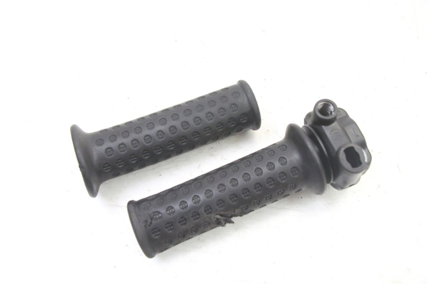 photo de PUñO DEL ACELERADOR APRILIA SR 2T 50 (2018 - 2022) - Otra perspectiva