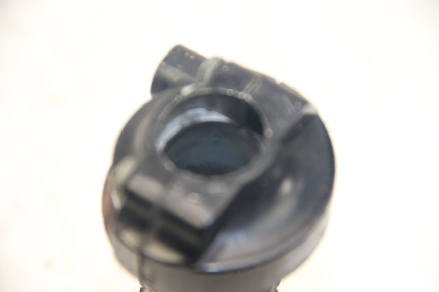 photo de PUñO DEL ACELERADOR YAMAHA SR 125 (1982 - 2003) - Primer plano técnico