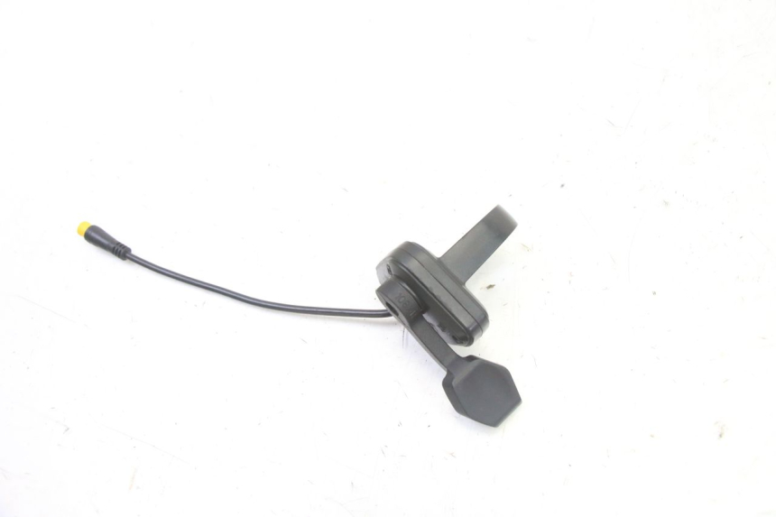 photo de MANETA DEL ACELERADOR NAMI STELLAR 1 - Zoom estado de uso