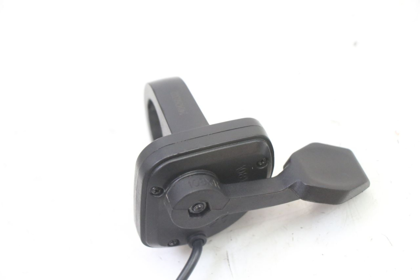 photo de MANETA DEL ACELERADOR NAMI STELLAR 1 - Otra perspectiva