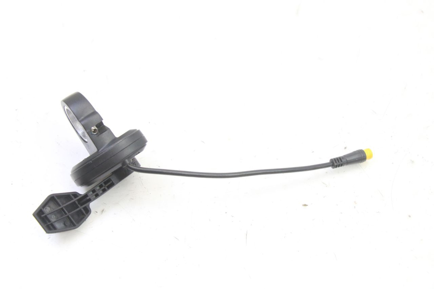 photo de MANETA DEL ACELERADOR NAMI STELLAR 1 - Primer plano técnico