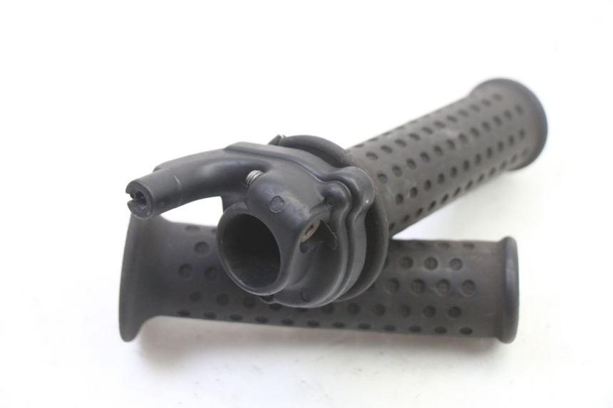 photo de ACELERADOR PIAGGIO SUPER LX 125 (2000 - 2003) - Zoom estado de uso