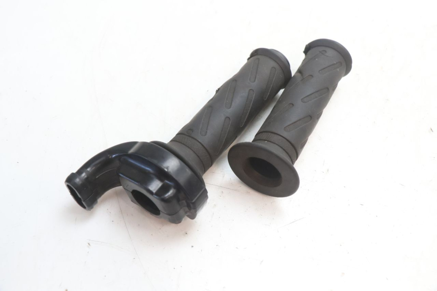 photo de ACELERADOR SUZUKI SV S 650 (2003 - 2009) - Detalle de la pieza