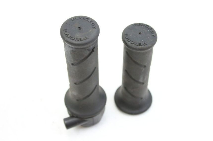 photo de PUñO DEL ACELERADOR PEUGEOT SV 125 (1991 - 1994) - Zoom estado de uso