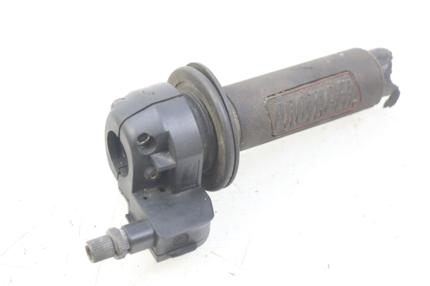 photo de PUñO DEL ACELERADOR APRILIA SX 50 (2011 - 2017) - Primer plano técnico