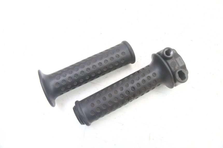 photo de PUñO DEL ACELERADOR APRILIA SXR 50 (2021 - 2023) - Primer plano técnico