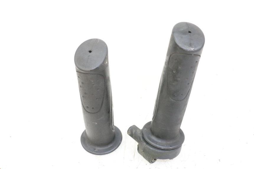 photo de PUñO DEL ACELERADOR SYM ORBIT 2 4T 50 (2008 - 2017) - Otra perspectiva