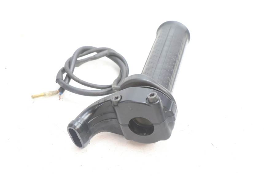 photo de ACELERADOR YAMAHA TDM ABS 900 (2002 - 2014) - Primer plano técnico