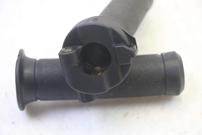 photo de ACELERADOR PEUGEOT TWEET PRO EFI 4T 50 (2021 - 2022) - Detalle de la pieza