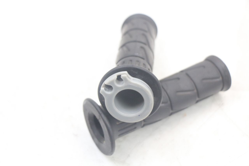 photo de MANGO DEL ACELERADOR KAWASAKI VERSYS ABS 650 (2015 - 2018) - Zoom estado de uso