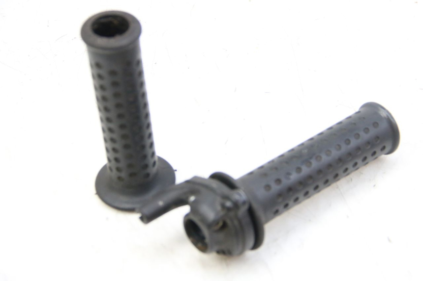 photo de PUñO DEL ACELERADOR PIAGGIO VESPA GRANTURISMO 125 (2003 - 2007) - Vista principal