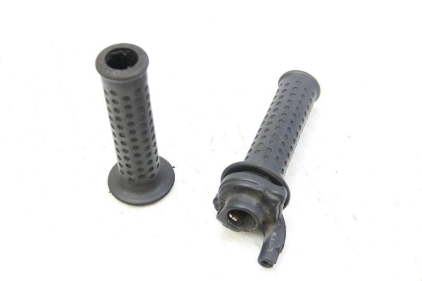 photo de PUñO DEL ACELERADOR PIAGGIO VESPA GRANTURISMO 125 (2003 - 2007) - Zoom estado de uso