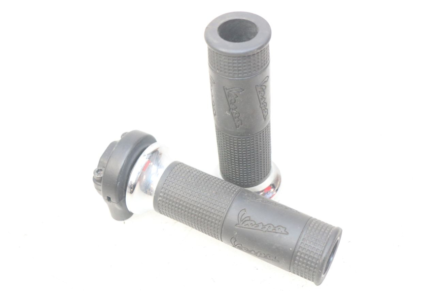 photo de PUñO DEL ACELERADOR PIAGGIO VESPA GTS IGET ABS 125 (2017 - 2023) - Vista principal