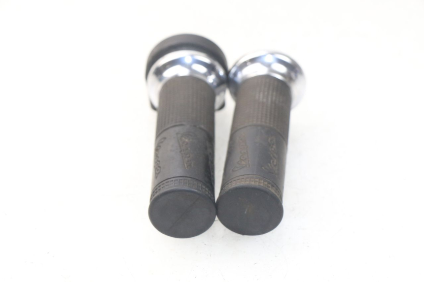 photo de ACELERADOR PIAGGIO VESPA LX IE 125 (2010 - 2012) - Otra perspectiva