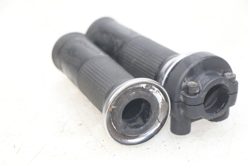 photo de PUñO DEL ACELERADOR PIAGGIO VESPA LXV 125 (2006 - 2009) - Otra perspectiva