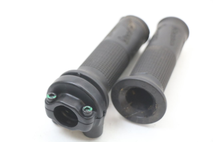 photo de ACELERADOR PIAGGIO VESPA PRIMAVERA 4T 50 (2021 - 2024) - Primer plano técnico