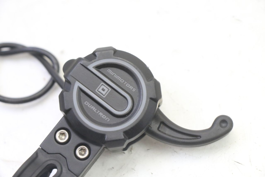 photo de MANETA DE ACELERADOR DUALTRON VICTOR LIMITED 1 - Detalle de la pieza