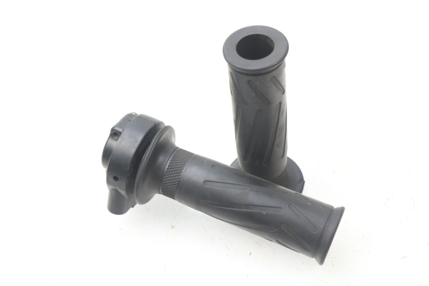 photo de PUñO DEL ACELERADOR YAMAHA XMAX X-MAX 125 (2006 - 2009) - Vista principal