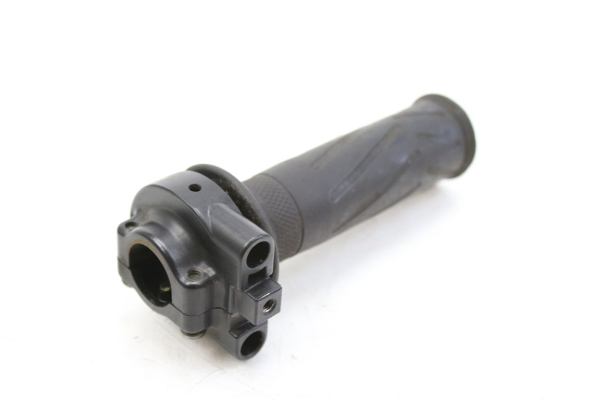 photo de PUñO DEL ACELERADOR YAMAHA XMAX X-MAX 125 (2006 - 2009) - Primer plano técnico